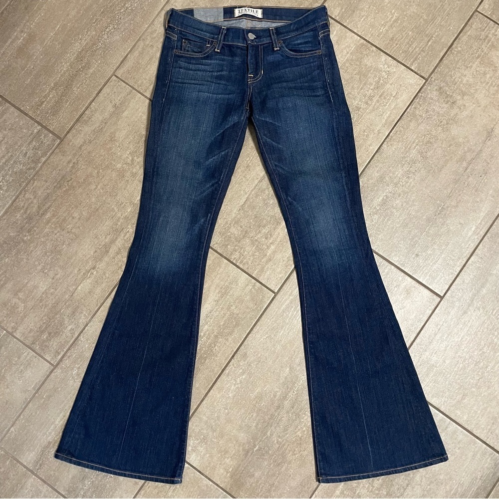 Textile Elizabeth and James Lennox Flare Denim Size 25 Dark Wash Jean USA Made